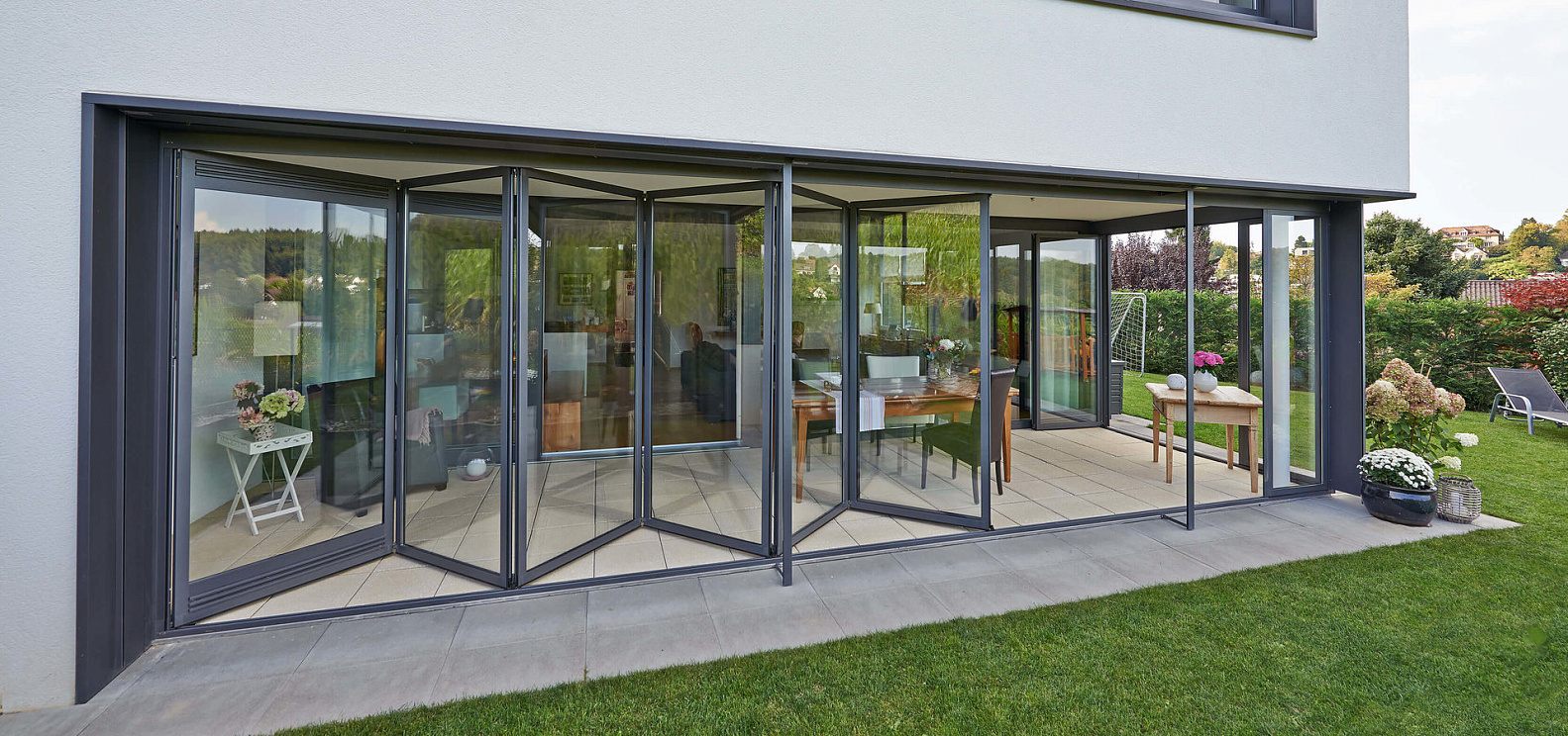 Стеклянные складные  двери SL 35 Solarlux