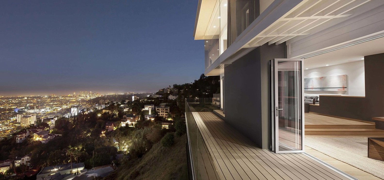 Стеклянные складные  двери Highline Solarlux