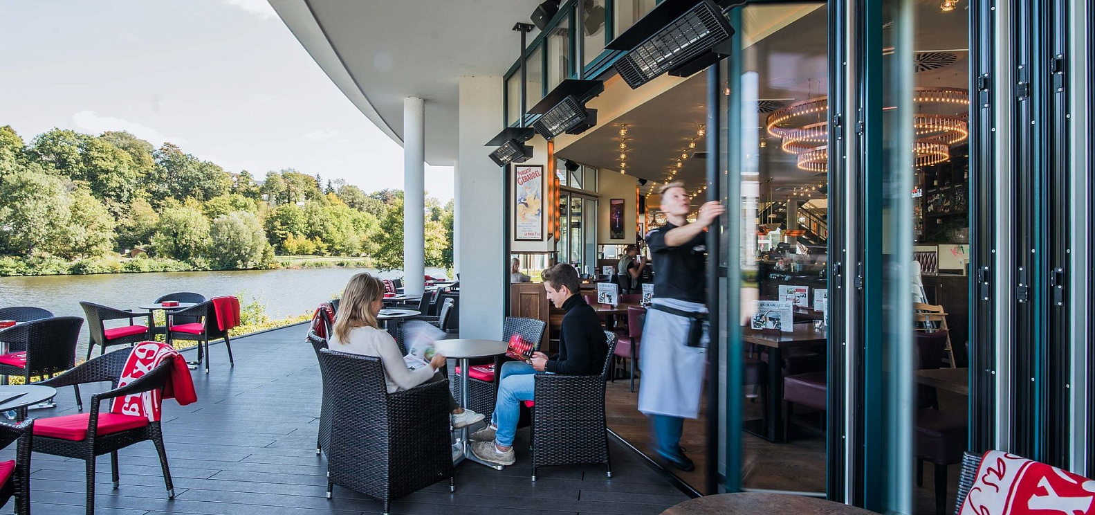 Стеклянные складные двери Combiline Solarlux